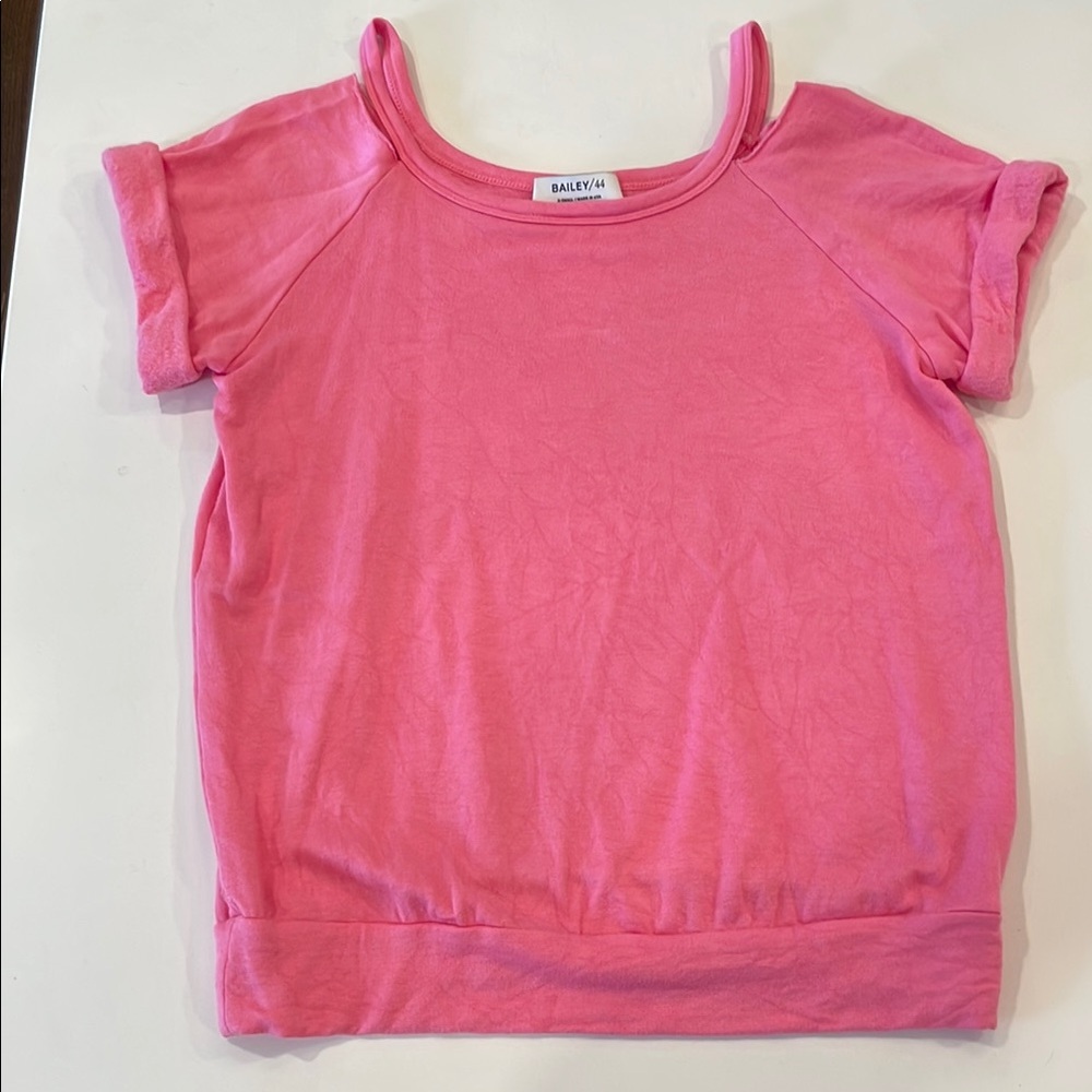 Women’s off-the-shoulder jersey tee, excellent condition